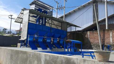 Coffee pulping equipment